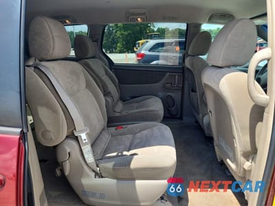 Zdjęcie 11 z 13 samochodu: 2010 TOYOTA SIENNA LE 7-PASSENGER VIN:5TDKK4CC3AS341570 - miniatura