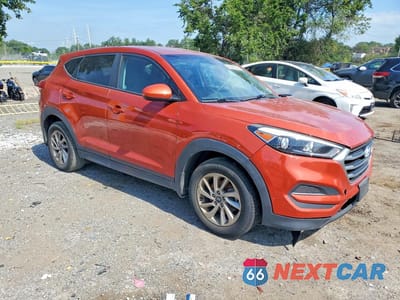 Czwarte zdjęcie samochodu z boku: 2017 HYUNDAI TUCSON SE VIN:KM8J23A45HU529414 - miniatura