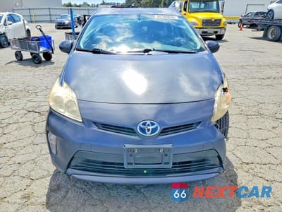 Piąte zdjęcie samochodu w środku: 2012 TOYOTA PRIUS FOUR VIN:JTDKN3DU3C1607159 - miniatura