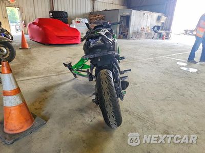 Czwarte zdjęcie samochodu z boku: 2025 KAWASAKI EX650 R VIN:ML5EXER12SDAF1918 - miniatura