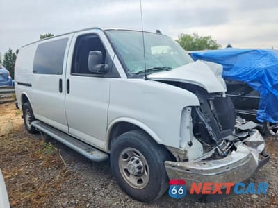 Czwarte zdjęcie samochodu z boku: 2019 CHEVROLET EXPRESS 25 - DELIVERY VAN VIN:1GCWGAFG0K1365887 - miniatura