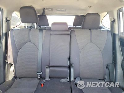 Zdjęcie 10 z 13 samochodu: 2020 TOYOTA HIGHLANDER LE VIN:5TDZZRAH6LS513163 - miniatura