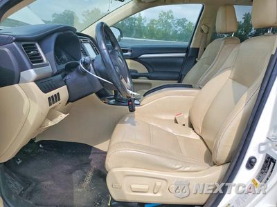 Zdjęcie 7 z 14 samochodu: 2016 TOYOTA HIGHLANDER XLE VIN:5TDJKRFHXGS242916 - miniatura