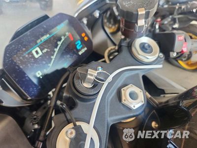 Zdjęcie 8 z 9 samochodu: 2025 BMW S 1000 RR VIN:WB10P2309S6L93268 - miniatura