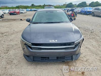 Piąte zdjęcie samochodu w środku: 2025 KIA K4 LXS VIN:3KPFT4DEXSE146351 - miniatura