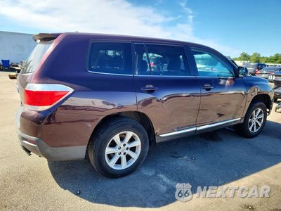 Trzecie zdjęcie samochodu z tyłu: 2012 TOYOTA HIGHLANDER BASE VIN:5TDBK3EH2CS123366 - miniatura