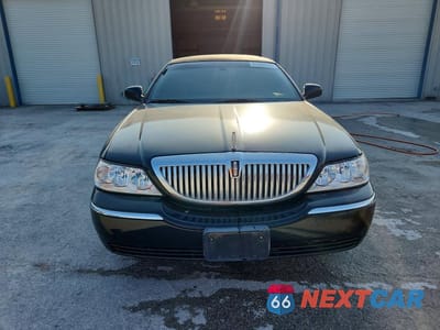 Piąte zdjęcie samochodu w środku: 2005 LINCOLN TOWN CAR EXECUTIVE VIN:1L1FM88W85Y609574 - miniatura