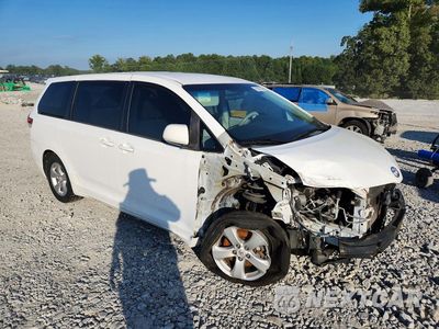 Czwarte zdjęcie samochodu z boku: 2012 TOYOTA SIENNA LE 8-PASSENGER VIN:5TDKA3DC0CS013991 - miniatura