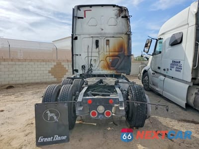 Zdjęcie 6 z 14 samochodu: 2017 FREIGHTLINER CASCADIA 125 VIN:3AKJGLDR9HSHY5381 - miniatura