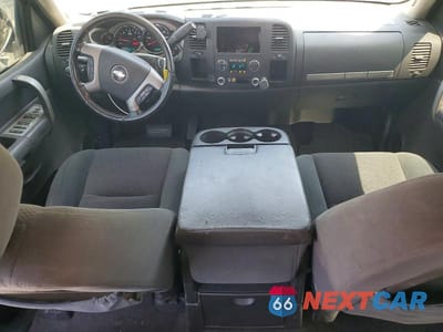 Zdjęcie 8 z 12 samochodu: 2008 CHEVROLET SILVERADO C2500 HEAVY DUTY VIN:1GCHC23KX8F116530 - miniatura