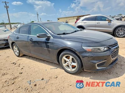 Czwarte zdjęcie samochodu z boku: 2018 CHEVROLET MALIBU LT VIN:1G1ZD5ST5JF130430 - miniatura