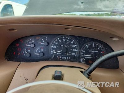 Zdjęcie 9 z 13 samochodu: 1998 LINCOLN NAVIGATOR VIN:5LMPU28L6WLJ61224 - miniatura