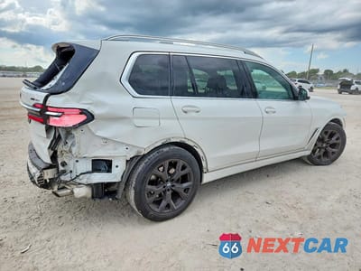 Trzecie zdjęcie samochodu z tyłu: 2024 BMW X7 XDRIVE40I VIN:5UX23EM0XR9S36542 - miniatura