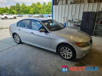 Czwarte zdjęcie samochodu z boku: 2006 BMW 325 I VIN:WBAVB135X6KX67362 - miniatura