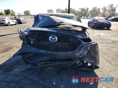 Piąte zdjęcie samochodu w środku: 2025 MAZDA 3 SELECT SPORT VIN:JM1BPAKM5S1752607 - miniatura