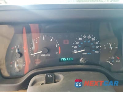 Zdjęcie 9 z 12 samochodu: 1999 JEEP WRANGLER / TJ SAHARA VIN:1J4FY49S2XP470153 - miniatura