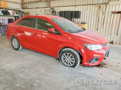Czwarte zdjęcie samochodu z boku: 2018 CHEVROLET SONIC LT VIN:1G1JD5SB3J4101184 - miniatura