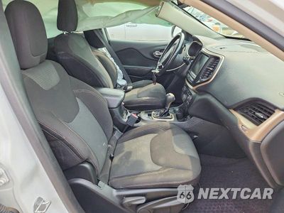 Zdjęcie 7 z 13 samochodu: 2017 JEEP CHEROKEE LATITUDE VIN:1C4PJMCS1HW529708 - miniatura