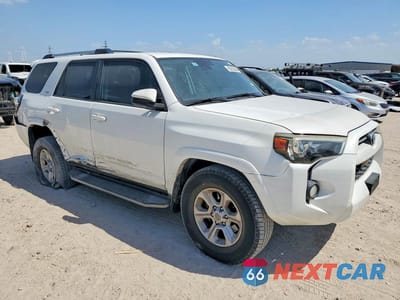 Czwarte zdjęcie samochodu z boku: 2020 TOYOTA 4RUNNER SR5 VIN:JTEZU5JR2L5216571 - miniatura