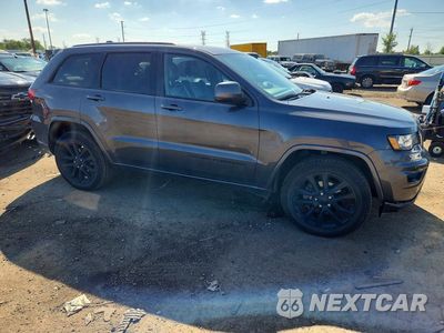 Czwarte zdjęcie samochodu z boku: 2018 JEEP GRAND CHEROKEE LAREDO VIN:1C4RJFAG7JC342855 - miniatura