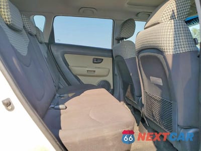 Zdjęcie 11 z 13 samochodu: 2010 KIA SOUL + VIN:KNDJT2A21A7030897 - miniatura