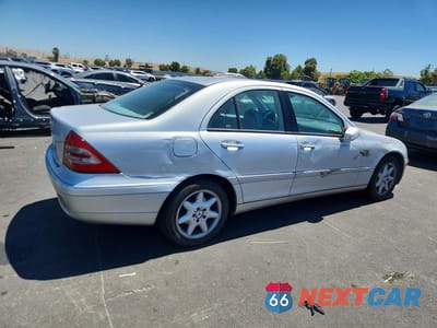 Trzecie zdjęcie samochodu z tyłu: 2004 MERCEDES-BENZ C 240 VIN:WDBRF61J14F554570 - miniatura
