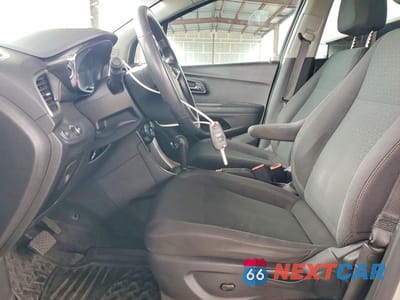 Zdjęcie 7 z 13 samochodu: 2020 CHEVROLET TRAX LS VIN:3GNCJNSB1LL329939 - miniatura