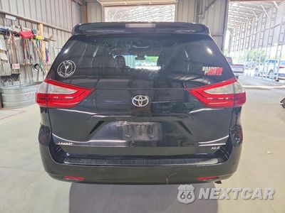 Zdjęcie 6 z 13 samochodu: 2015 TOYOTA SIENNA XLE 8-PASSENGER VIN:5TDYK3DC3FS568364 - miniatura
