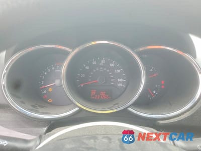 Zdjęcie 9 z 13 samochodu: 2013 KIA SORENTO LX VIN:5XYKT3A67DG411934 - miniatura