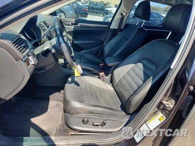 Zdjęcie 7 z 12 samochodu: 2018 VOLKSWAGEN PASSAT SEL PREMIUM VIN:1VWCA7A31JC017222 - miniatura