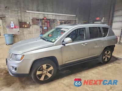 2016 JEEP COMPASS LATITUDE 1C4NJDEB4GD672764 - główne zdjęcie licytacji z USA - miniatura