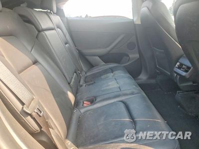 Zdjęcie 10 z 12 samochodu: 2023 TESLA MODEL Y VIN:7SAYGDEE5PF584730 - miniatura