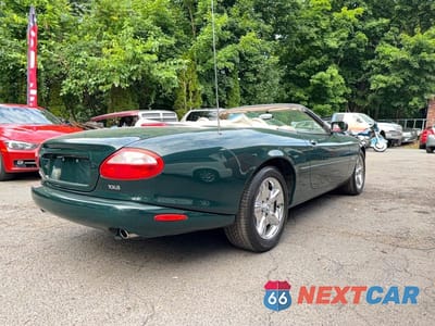 Czwarte zdjęcie samochodu z boku: 1999 JAGUAR XK8 VIN:SAJGX2049XC038524 - miniatura