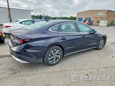 Trzecie zdjęcie samochodu z tyłu: 2026 HYUNDAI SONATA HYBRID BLUE VIN:KMHL24JJ7TA163082 - miniatura