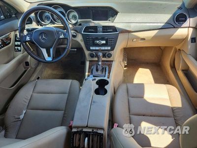 Zdjęcie 8 z 12 samochodu: 2013 MERCEDES-BENZ C 250 VIN:WDDGF4HB5DF971532 - miniatura