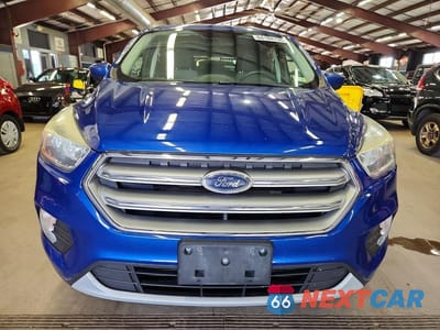 Piąte zdjęcie samochodu w środku: 2017 FORD ESCAPE SE VIN:1FMCU9GD7HUE61419 - miniatura