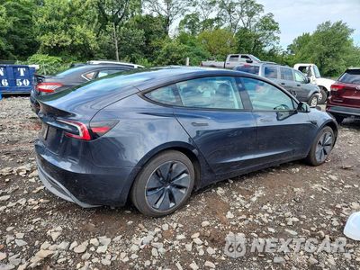 Trzecie zdjęcie samochodu z tyłu: 2025 TESLA MODEL 3 VIN:5YJ3E1EA5SF043033 - miniatura