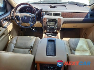 Zdjęcie 10 z 15 samochodu: 2011 GMC YUKON DENALI VIN:1GKS2EEF6BR202874 - miniatura