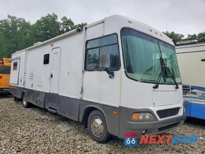 2003 FORD F550 SUPER - RV 1FCNF53SX30A05239 - główne zdjęcie licytacji z USA - miniatura