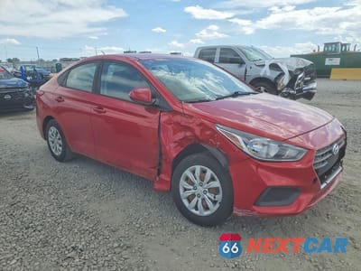 Czwarte zdjęcie samochodu z boku: 2018 HYUNDAI ACCENT SE VIN:3KPC24A31JE006017 - miniatura