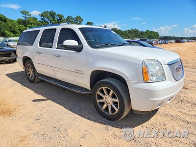 Czwarte zdjęcie samochodu z boku: 2013 GMC YUKON XL DENALI VIN:1GKS2MEF1DR357121 - miniatura