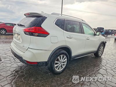 Trzecie zdjęcie samochodu z tyłu: 2017 NISSAN ROGUE SV VIN:KNMAT2MV7HP603186 - miniatura