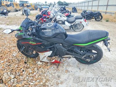 Trzecie zdjęcie samochodu z tyłu: 2011 KAWASAKI EX650 C VIN:JKAEXEC17BDA71708 - miniatura