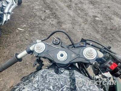 Zdjęcie 7 z 9 samochodu: 2011 YAMAHA YZFR1 VIN:JYARN23E1BA009536 - miniatura