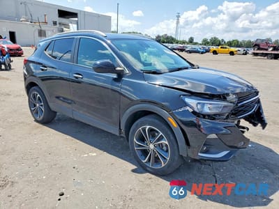 Czwarte zdjęcie samochodu z boku: 2021 BUICK ENCORE GX SELECT VIN:KL4MMDSL4MB178700 - miniatura