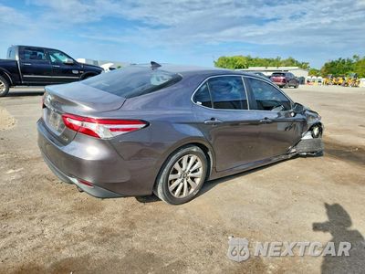 Trzecie zdjęcie samochodu z tyłu: 2020 TOYOTA CAMRY LE VIN:4T1C11AK8LU929555 - miniatura