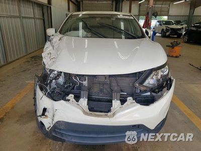 Piąte zdjęcie samochodu w środku: 2019 NISSAN ROGUE SPORT S VIN:JN1BJ1CP1KW236857 - miniatura