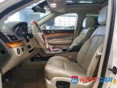 Zdjęcie 7 z 13 samochodu: 2012 LINCOLN MKT VIN:2LMHJ5AT4CBL50207 - miniatura