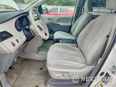 Zdjęcie 7 z 14 samochodu: 2013 TOYOTA SIENNA LE VIN:5TDKK3DC0DS362924 - miniatura