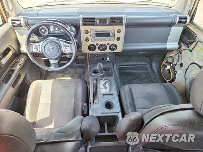 Zdjęcie 8 z 14 samochodu: 2011 TOYOTA FJ CRUISER BASE VIN:JTEZU4BF5BK011292 - miniatura